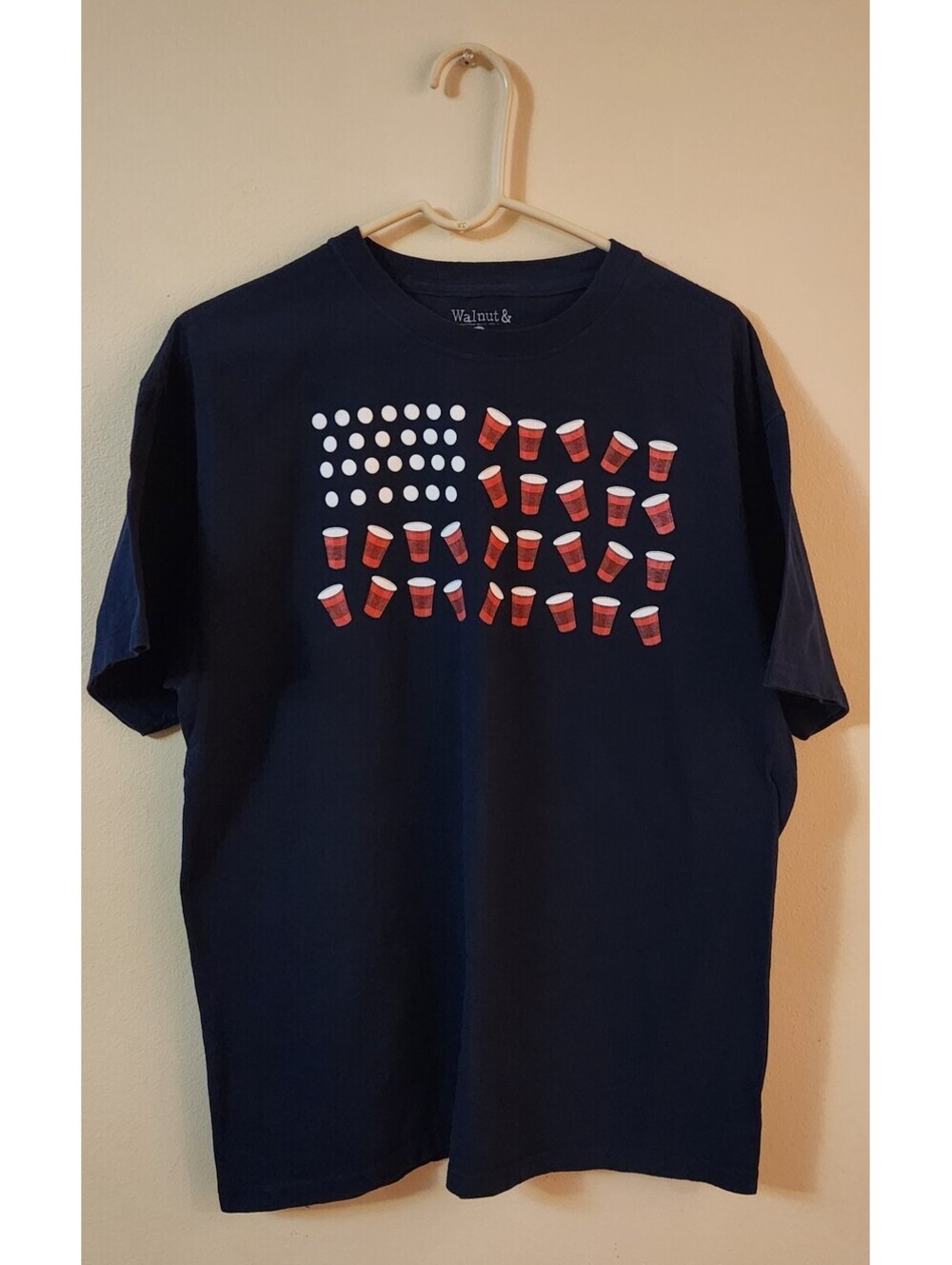 Beer Pong American Flag T-Shirt Mens Large Walnut & 39th College Party Tee Navy